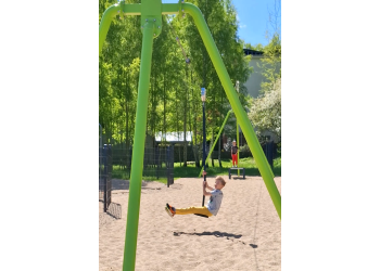 Zjazd linowy na skarpę 21m – bezpieczny i emocjonujący plac zabaw
