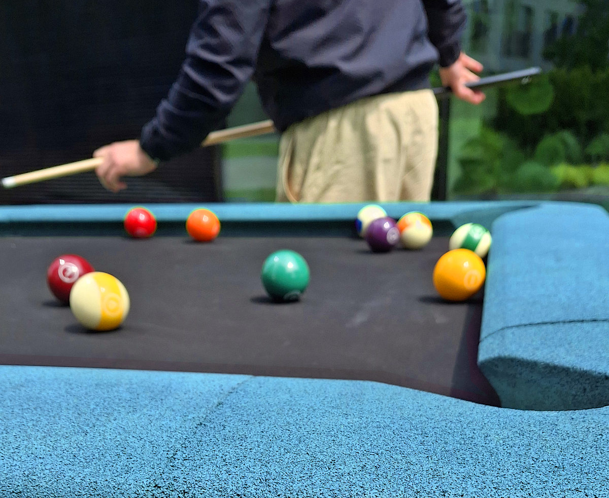outdoor-pool-tables-bilard-equipment