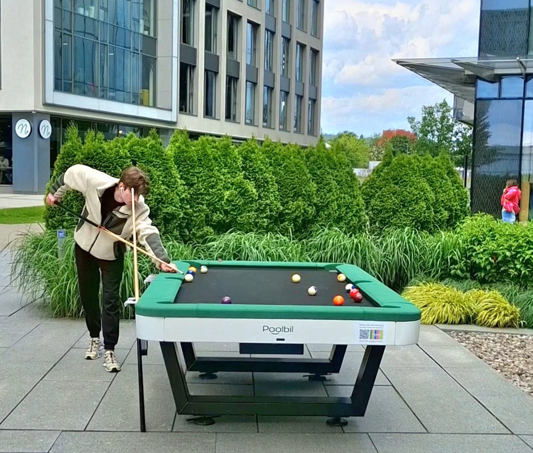 billardtisch-im-freien-outdoor-billiards