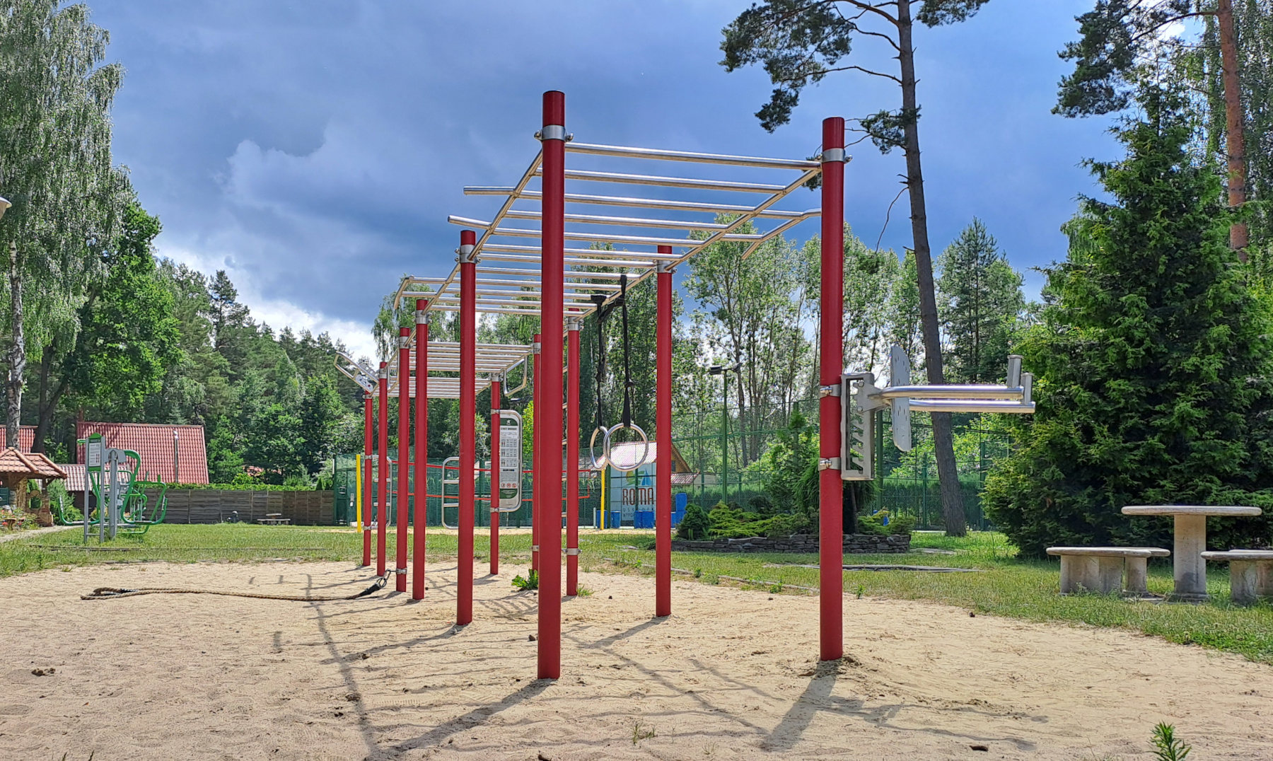 Street Workout w ośrodku wypoczynkowym dla młodzieży